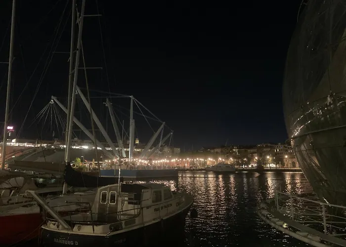 The First Molo Acquario, Porto Antico, Porto, Centro Storico *