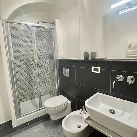 The First Molo Acquario, Porto Antico, Porto, Centro Storico Apartment *